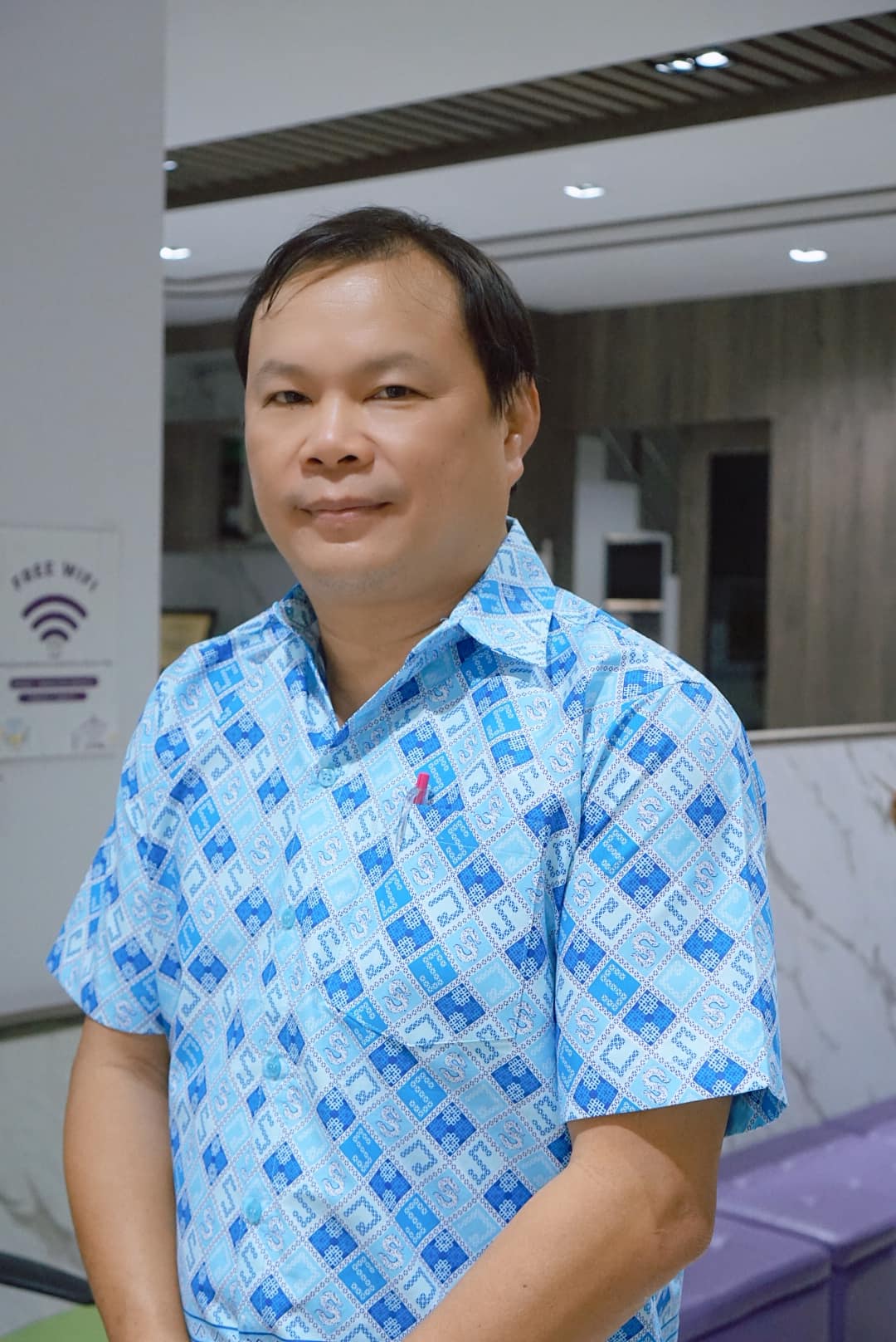 นายราเชน ฟุ้งสวัสดิ์