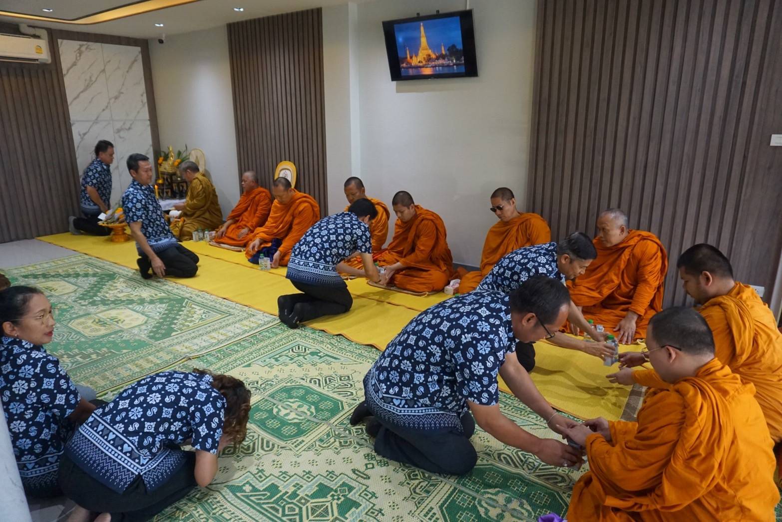 ทำบุญเลี้ยงพระ เนื่องในโอกาสวันขึ้นปีใหม่ 2567