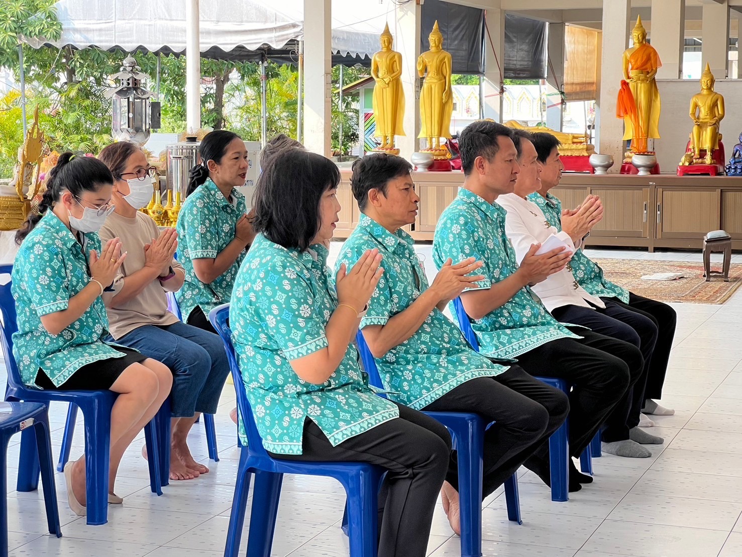 คณะกรรมการดำเนินการ
ร่วมทำบุญถวายสังฆทาน
เพื่อเป็นสิริมงคล