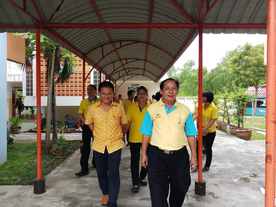 ทำกิจกรรมสาธารณประโยชน์เพื่อสังคมที่โรงเรียนฉะเชิงเทราปัญญานุกูล