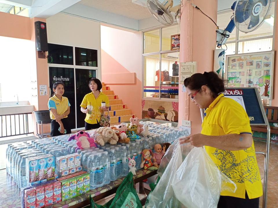 ทำกิจกรรมสาธารณประโยชน์เพื่อสังคมที่โรงเรียนฉะเชิงเทราปัญญานุกูล