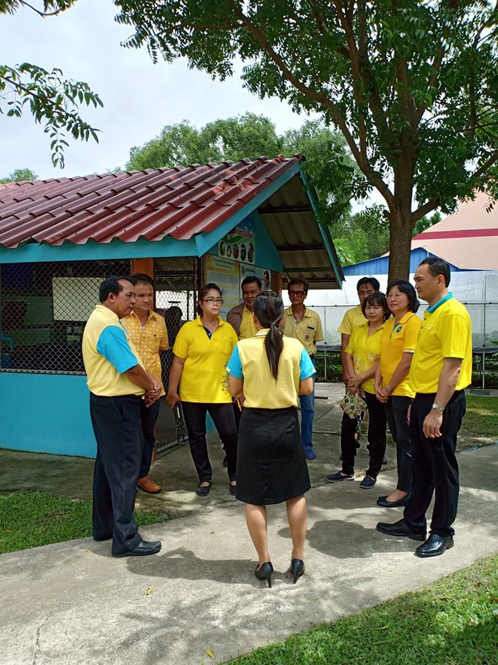 ทำกิจกรรมสาธารณประโยชน์เพื่อสังคมที่โรงเรียนฉะเชิงเทราปัญญานุกูล