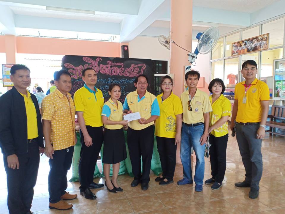 ทำกิจกรรมสาธารณประโยชน์เพื่อสังคมที่โรงเรียนฉะเชิงเทราปัญญานุกูล