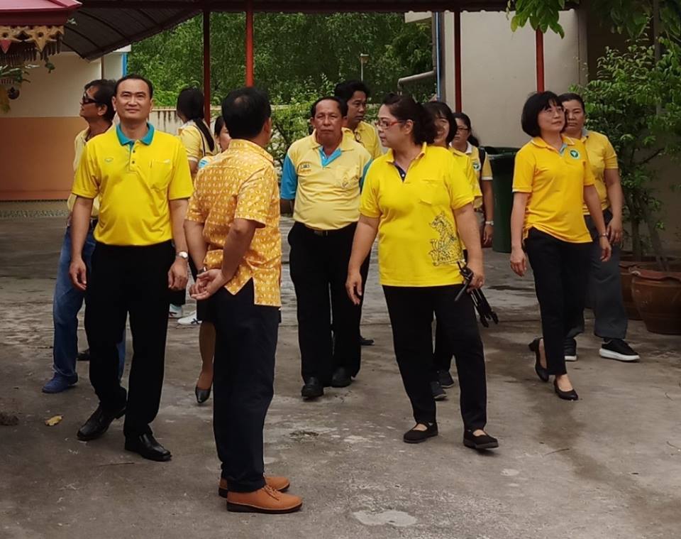 ทำกิจกรรมสาธารณประโยชน์เพื่อสังคมที่โรงเรียนฉะเชิงเทราปัญญานุกูล