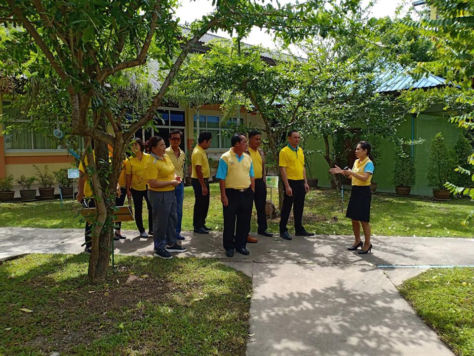 ทำกิจกรรมสาธารณประโยชน์เพื่อสังคมที่โรงเรียนฉะเชิงเทราปัญญานุกูล