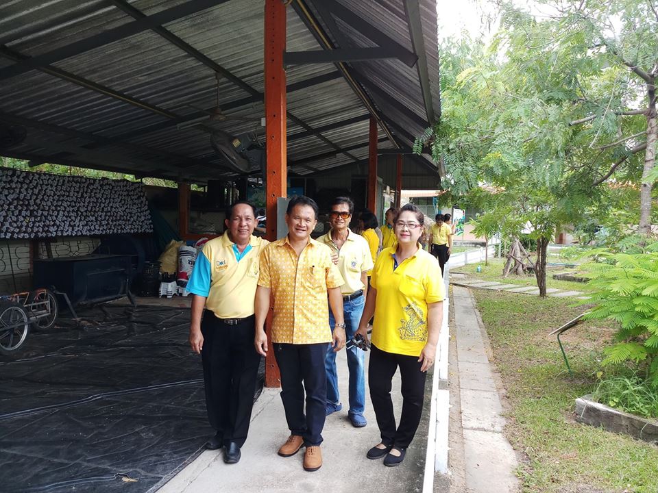 ทำกิจกรรมสาธารณประโยชน์เพื่อสังคมที่โรงเรียนฉะเชิงเทราปัญญานุกูล