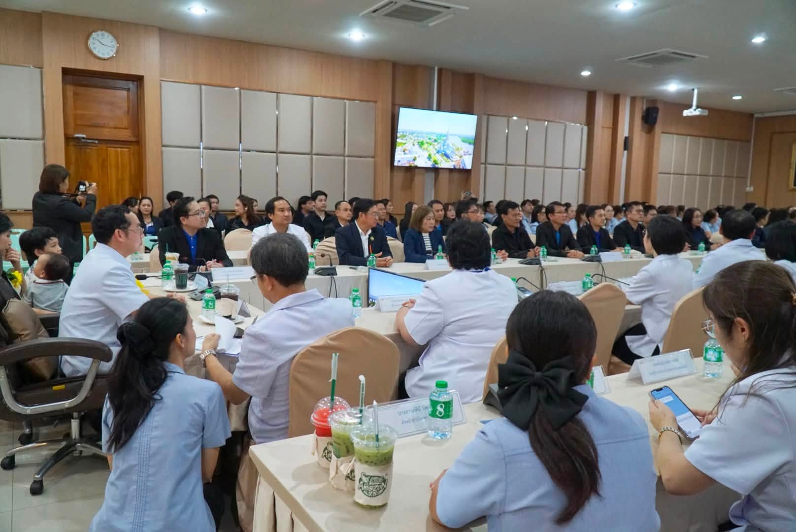 ต้อนรับ นายแพทย์ณัฐนนท์ พีระภาณุรักษ์