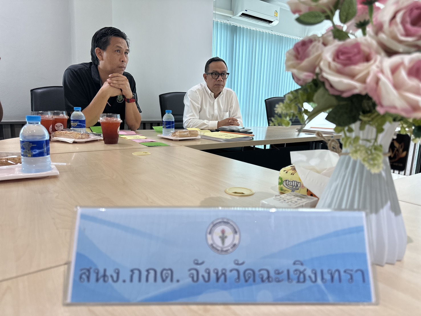 ต้อนรับเจ้าหน้าที่จากสำนักงานคณะกรรมการการเลือกตั้ง ประจำจังหวัดฉะเชิงเทรา